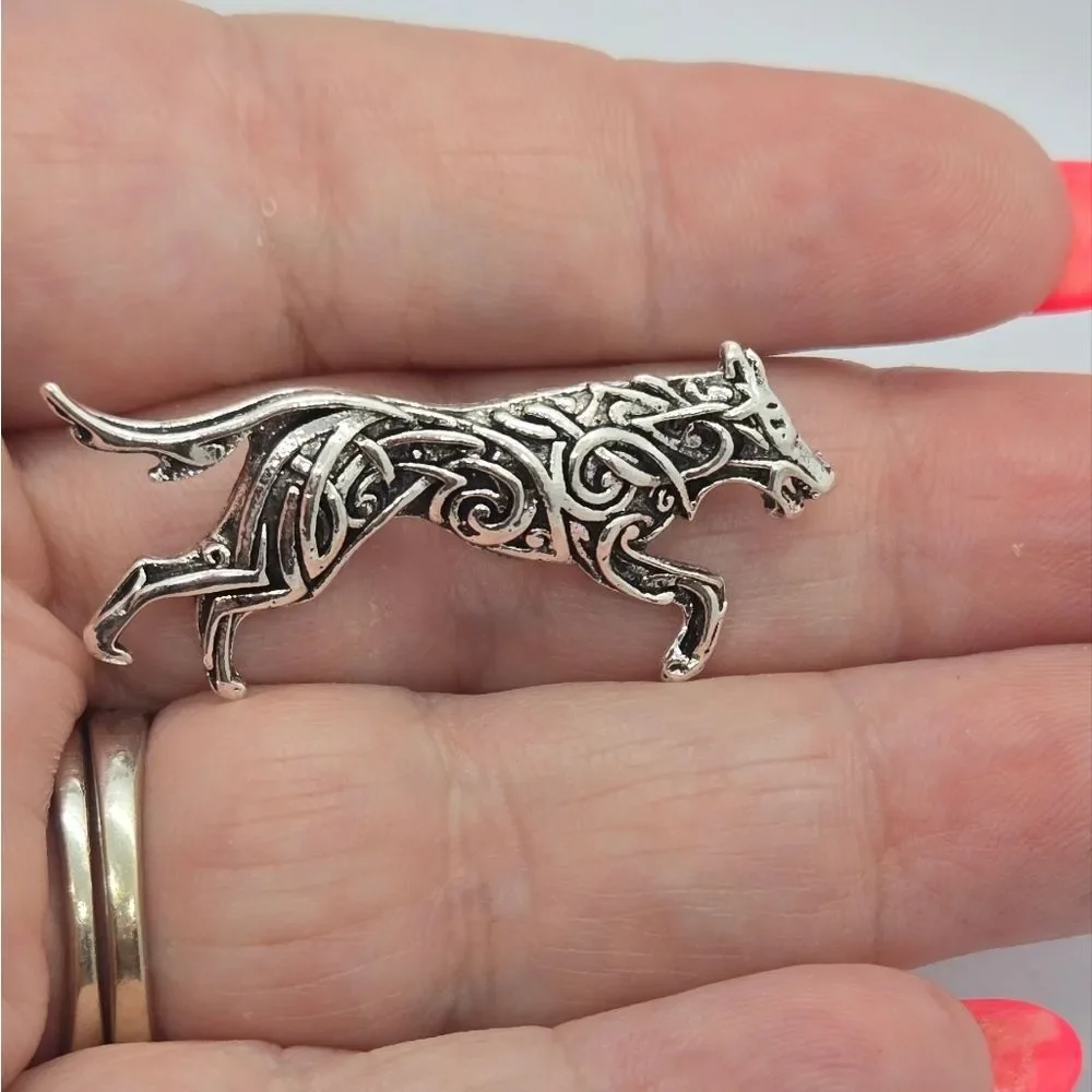 Silver Wolf Brooch Nordic Viking Celtic Animal Pin Nature Woodland Jewelry